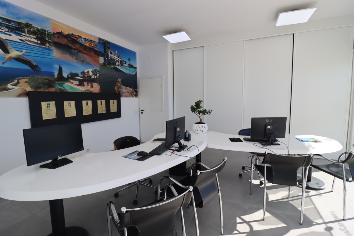 Exclusive Algarve Villas Lagoa Office Image 2