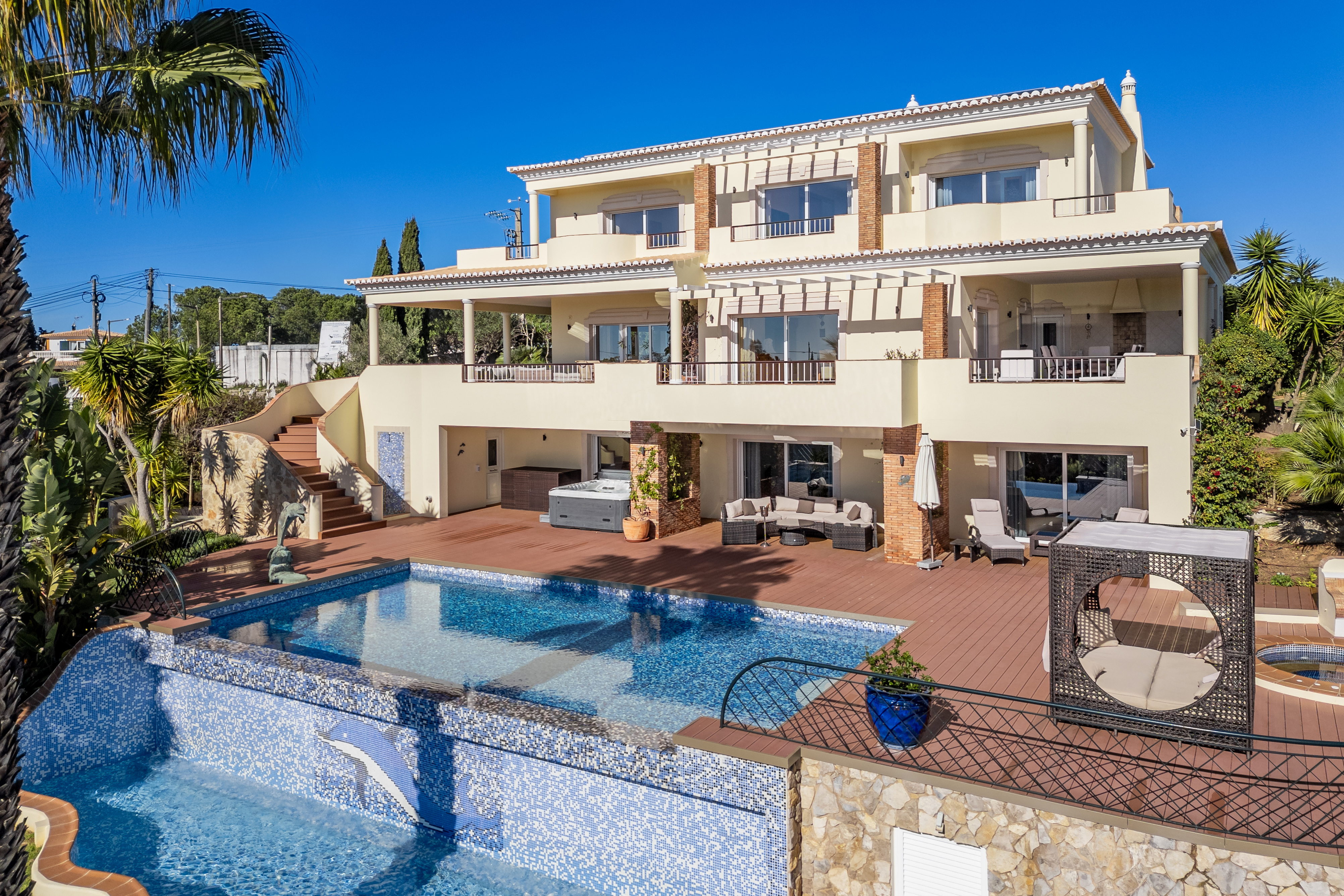 EAV-3954 3 + 2 bedroom villa with stunning views for sale in Lagos, Algarve