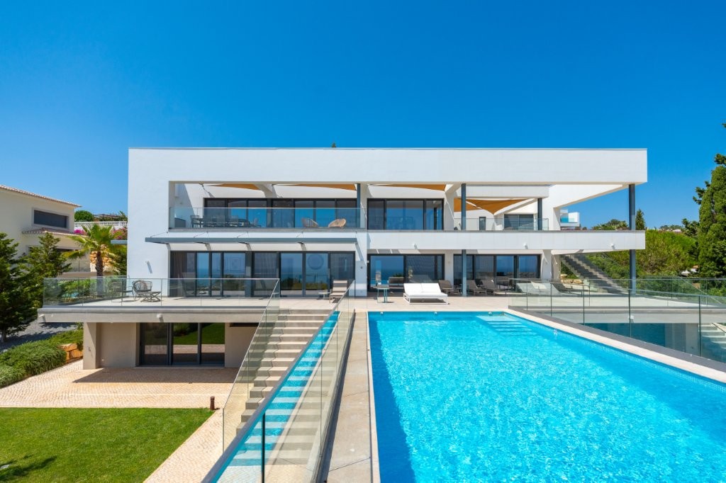Villa with stunning sea views and walking distance to beach and centre, for sale Praia da Luz, Lagos, Algarve
