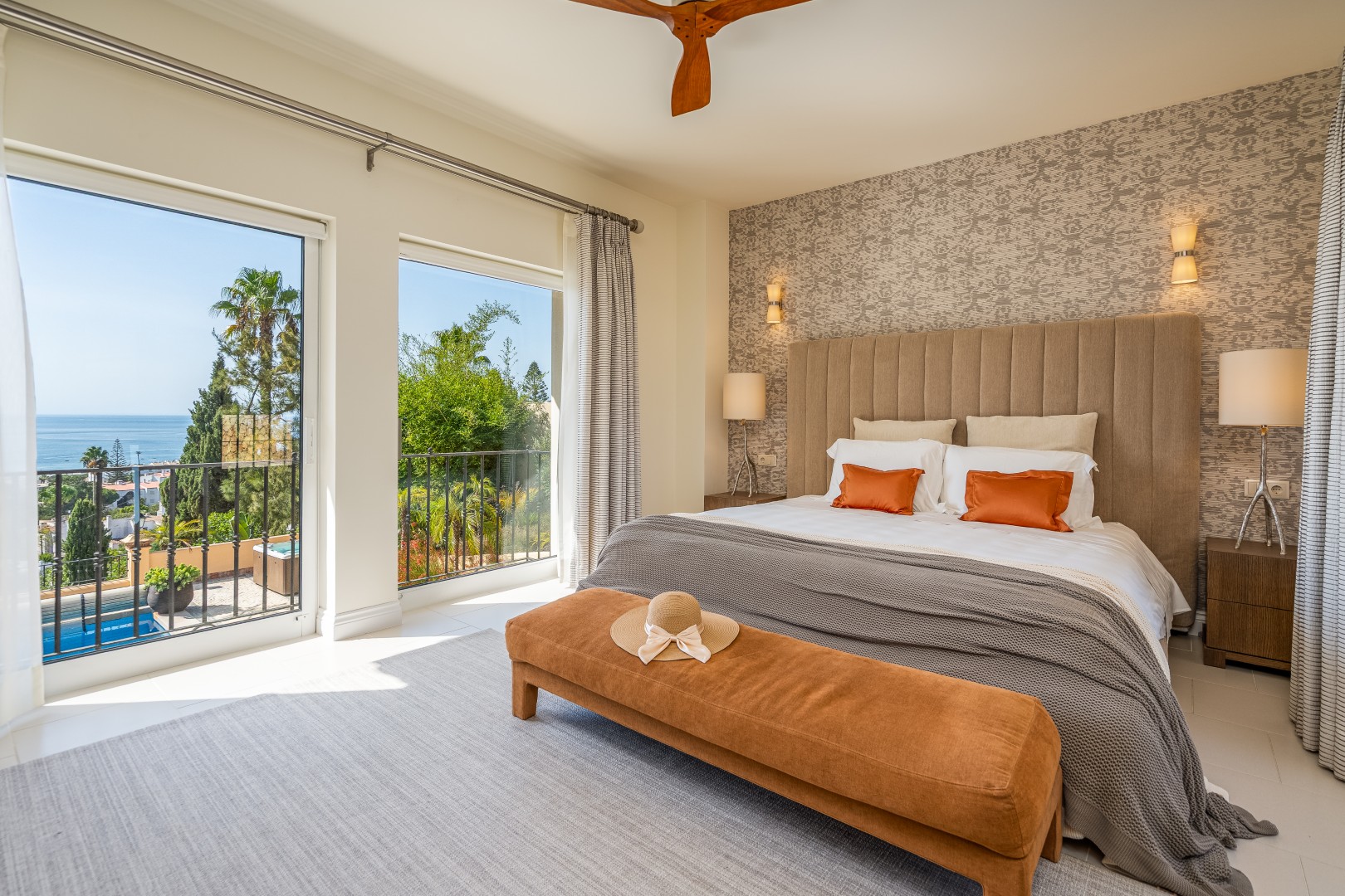 EAV-4067 4 bedroom Villa for sale with Breathtaking Ocean and Village Views in Praia da Luz, Algarve