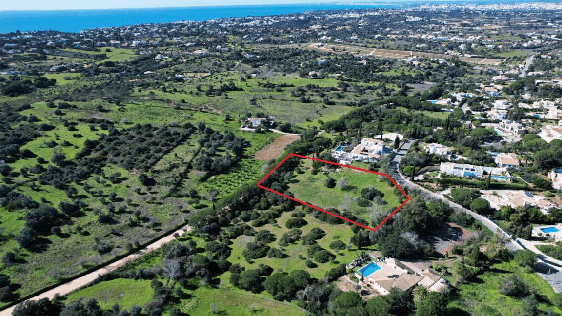 SOLD Lagoa - Asking price: €550.000 6440m2 Plot Size