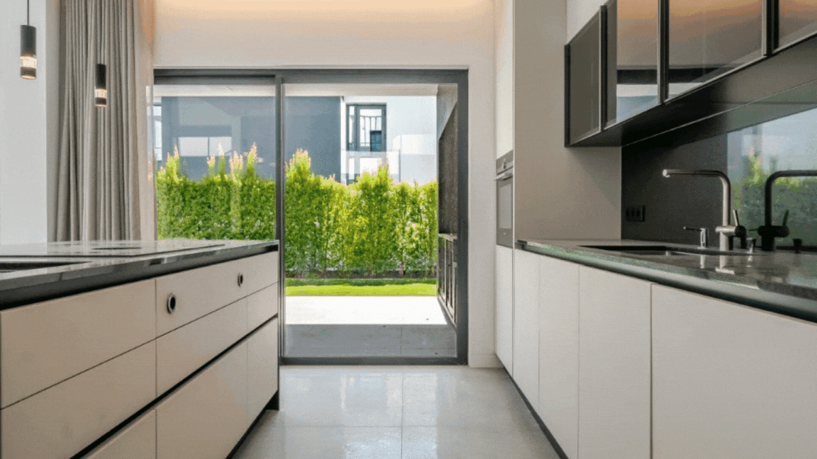 Buy Luxurious 4+1 Bedroom Villa with Pool Overlooking Els Golf Course in Vilamoura