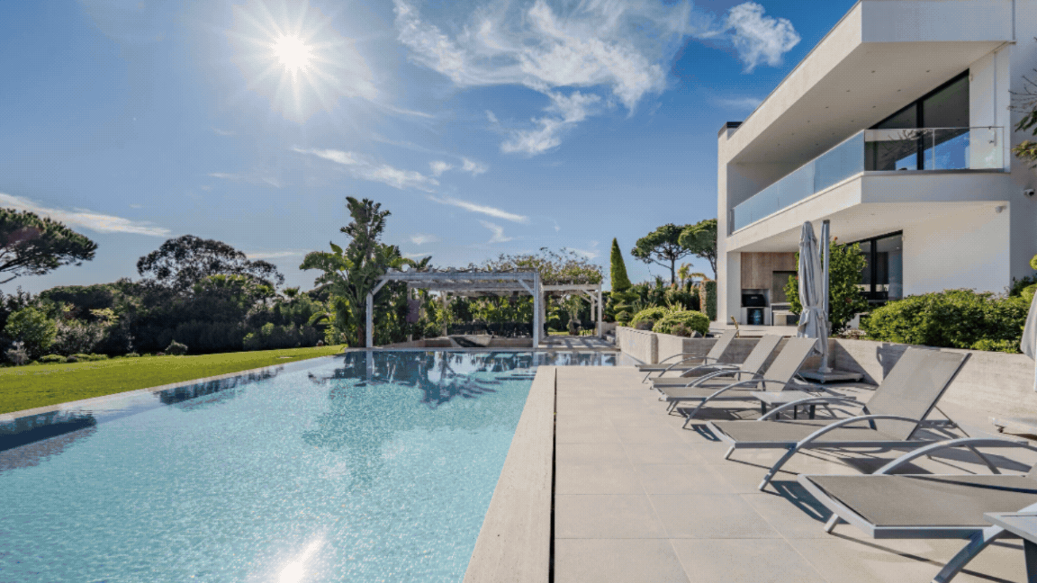 Luxury 5+3 Bedroom Villa for Sale in Vilamoura’s Prestigious Pinhal Velho, Algarve