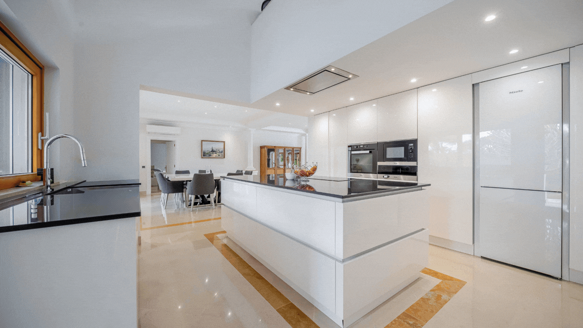 Buy a 4+1 Bedroom Luxury Villa in Vilamoura’s Prestigious Old Course Area, Central Algarve